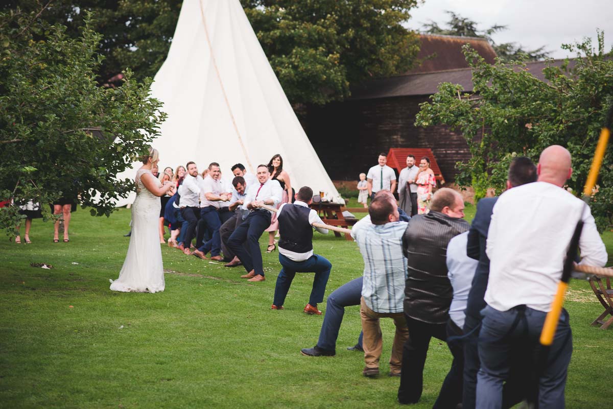 Fleece Inn Wedding Photography || Hayley +&nbsp;David